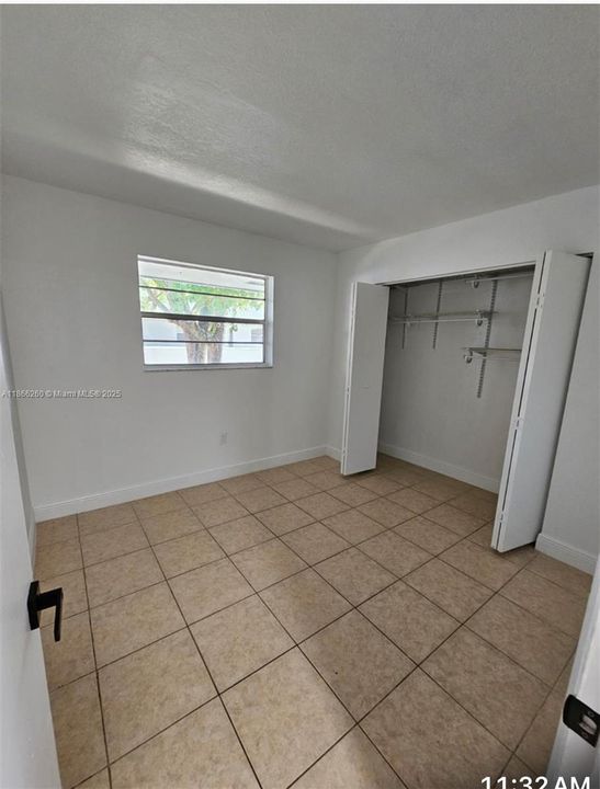 合同活跃: $1,775 (2 贝兹, 1 浴室, 801 平方英尺)