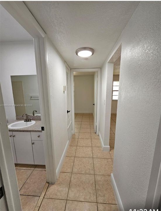 合同活跃: $1,775 (2 贝兹, 1 浴室, 801 平方英尺)