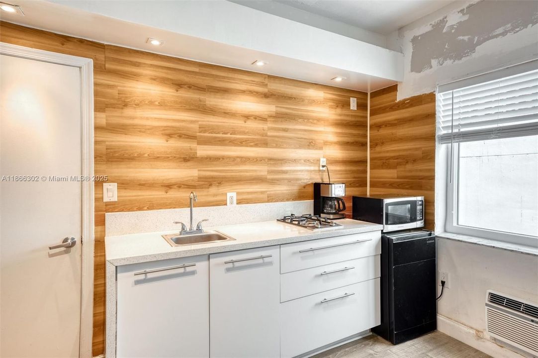 For Sale: $225,000 (0 beds, 1 baths, 200 Square Feet)