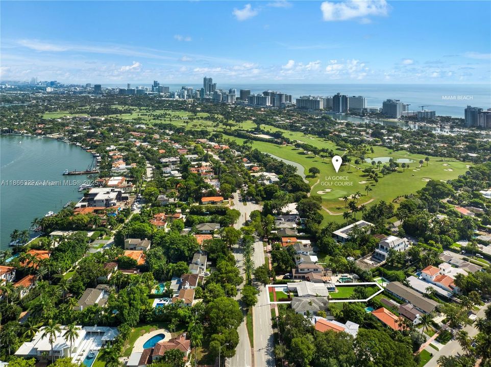 Недавно продано: $1,690,000 (3 спален, 2 ванн, 1979 Квадратных фут)