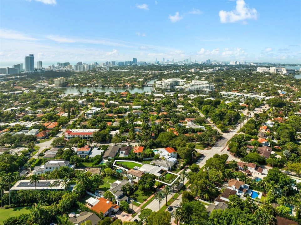 Недавно продано: $1,690,000 (3 спален, 2 ванн, 1979 Квадратных фут)