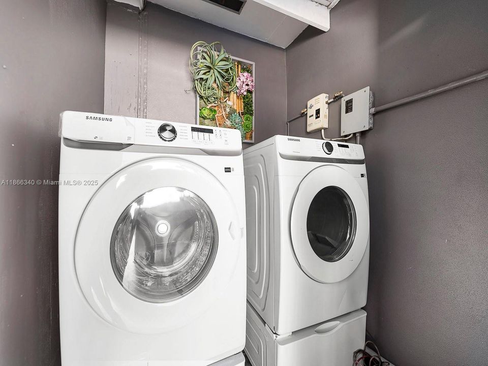 En Renta: $6,300 (3 camas, 2 baños, 1833 Pies cuadrados)