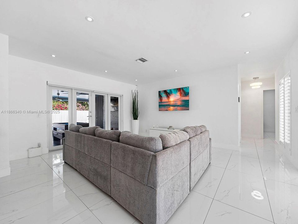 En Renta: $6,300 (3 camas, 2 baños, 1833 Pies cuadrados)