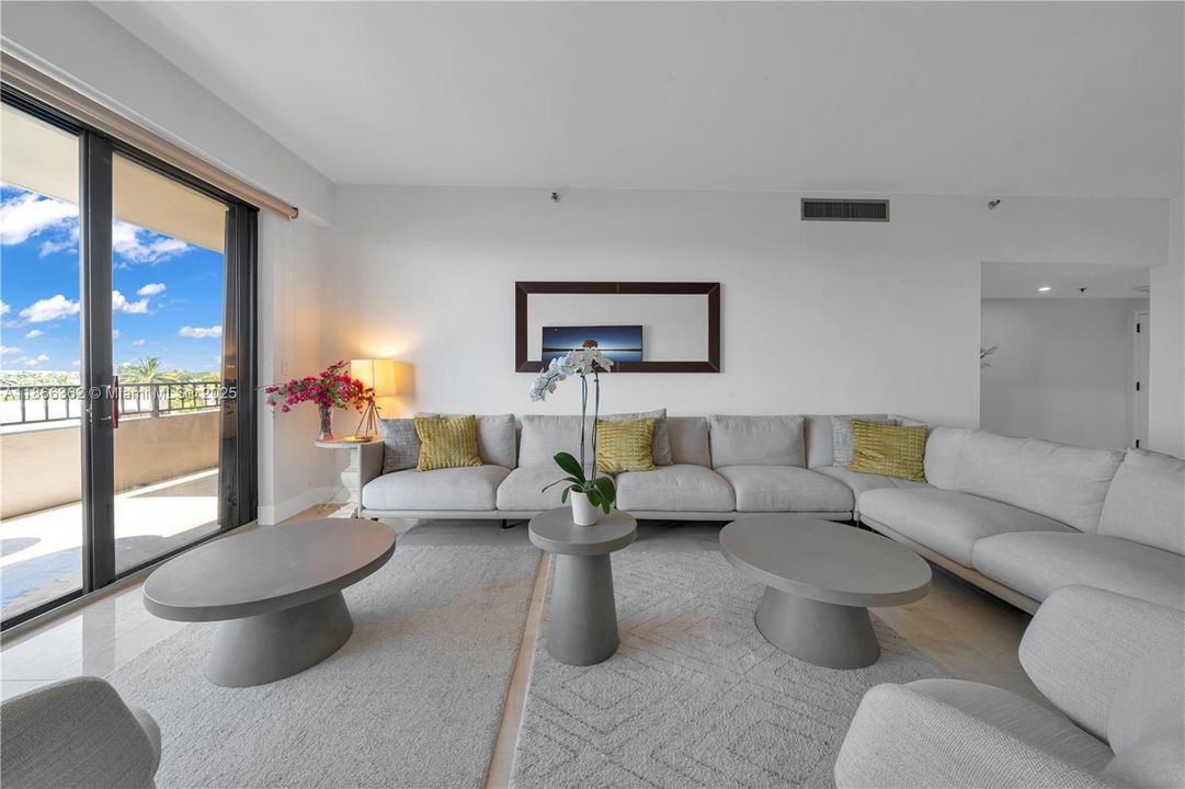 Active With Contract: $7,000 (2 beds, 2 baths, 1531 Square Feet)