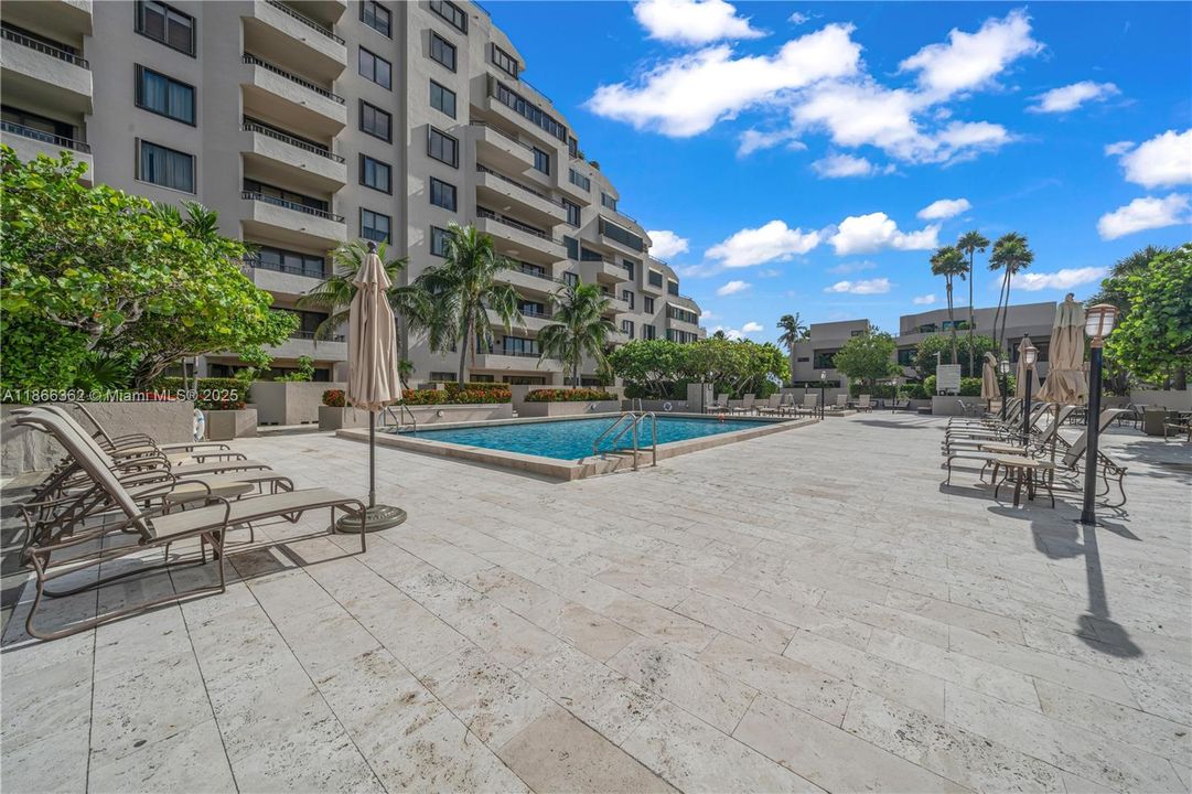 Active With Contract: $7,000 (2 beds, 2 baths, 1531 Square Feet)