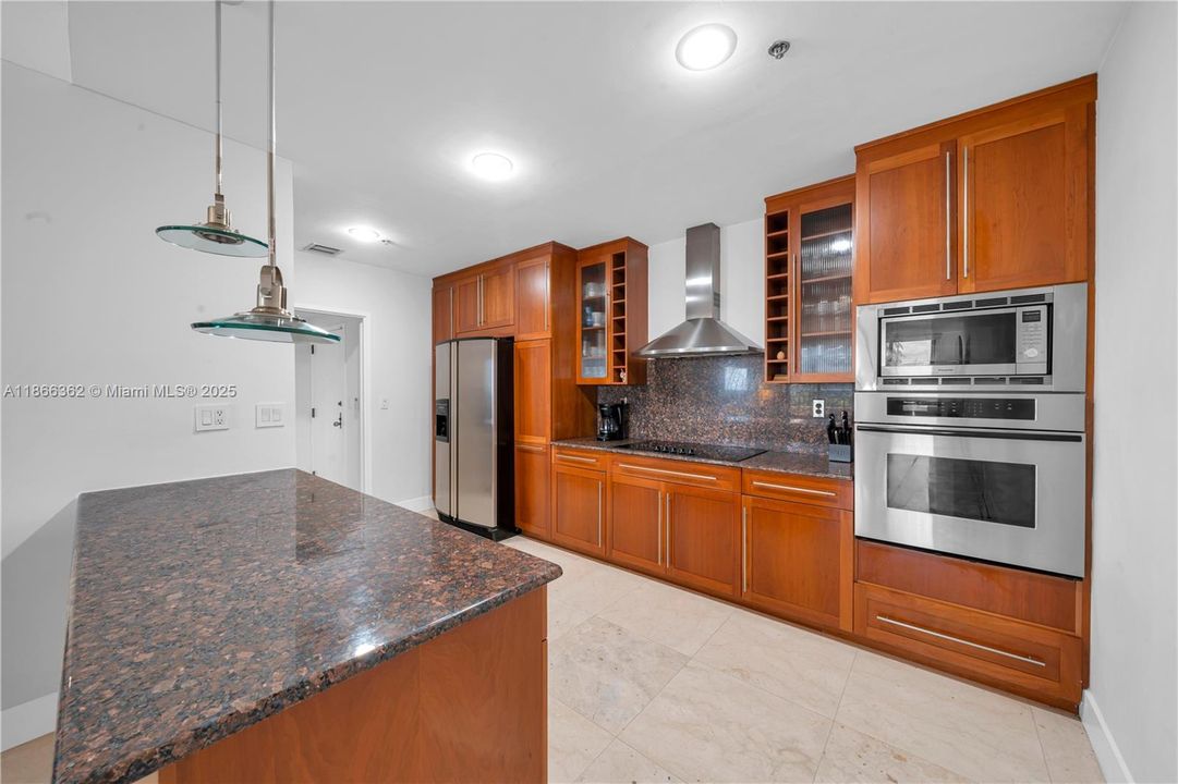 Active With Contract: $7,000 (2 beds, 2 baths, 1531 Square Feet)