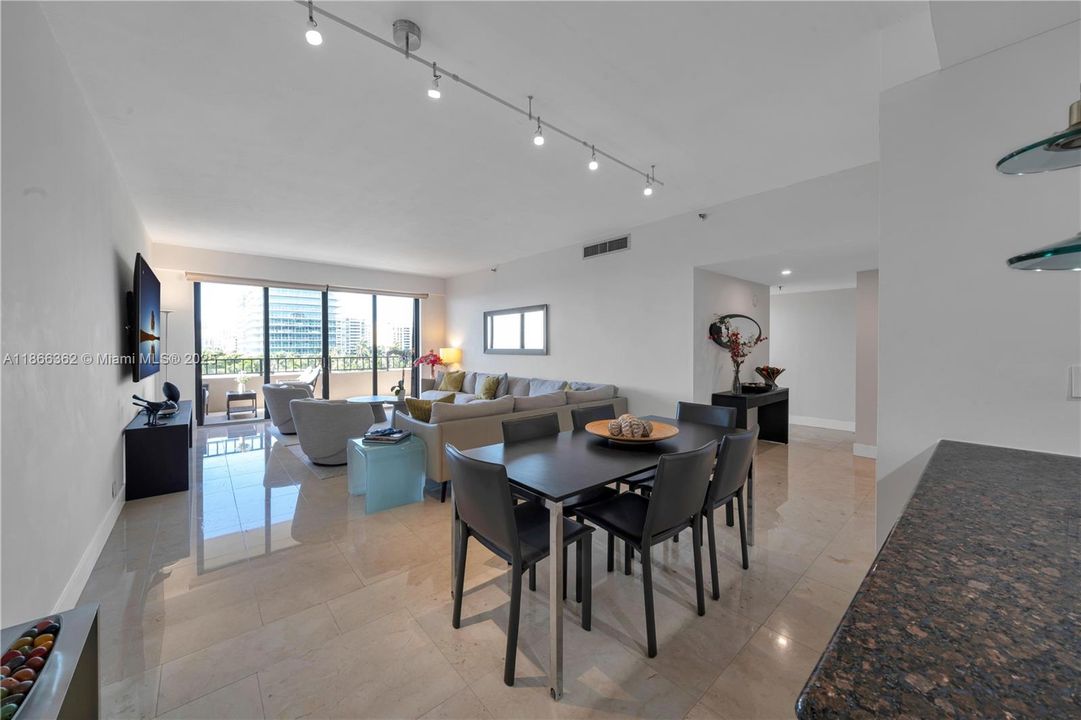 Active With Contract: $7,000 (2 beds, 2 baths, 1531 Square Feet)