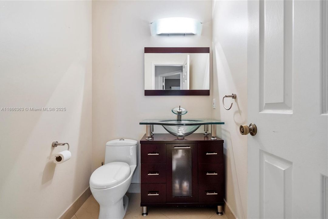 For Sale: $860,000 (4 beds, 2 baths, 2611 Square Feet)