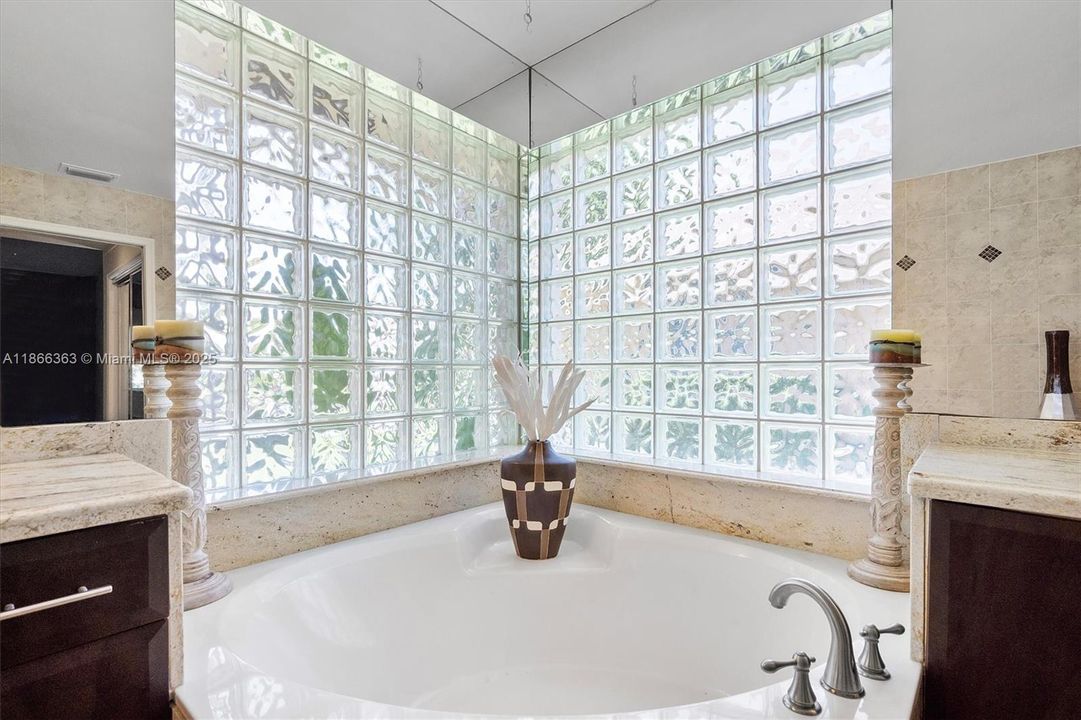 For Sale: $860,000 (4 beds, 2 baths, 2611 Square Feet)