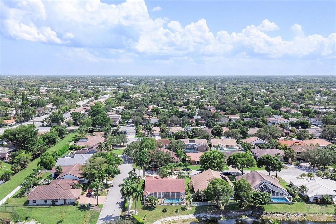 For Sale: $860,000 (4 beds, 2 baths, 2611 Square Feet)