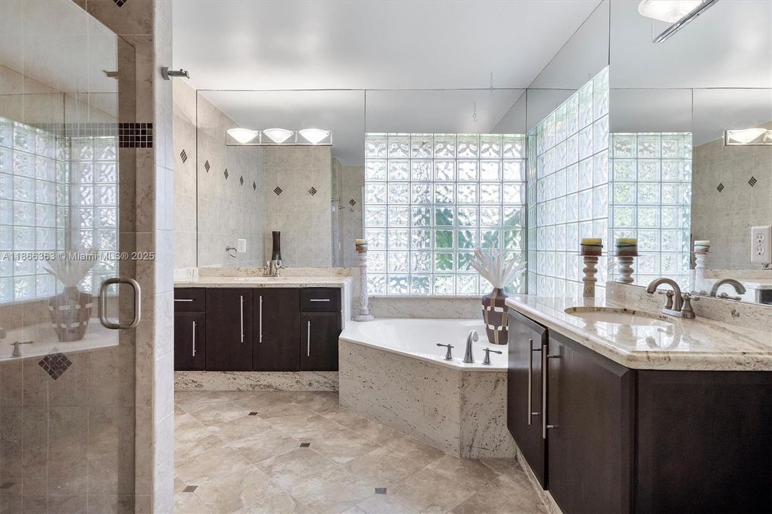 For Sale: $860,000 (4 beds, 2 baths, 2611 Square Feet)