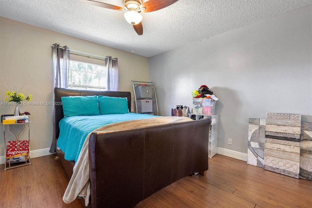 For Sale: $860,000 (4 beds, 2 baths, 2611 Square Feet)