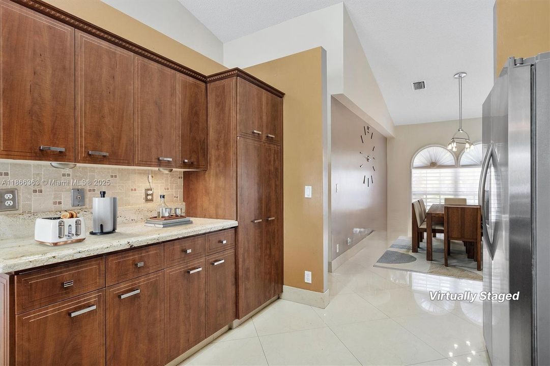 For Sale: $860,000 (4 beds, 2 baths, 2611 Square Feet)