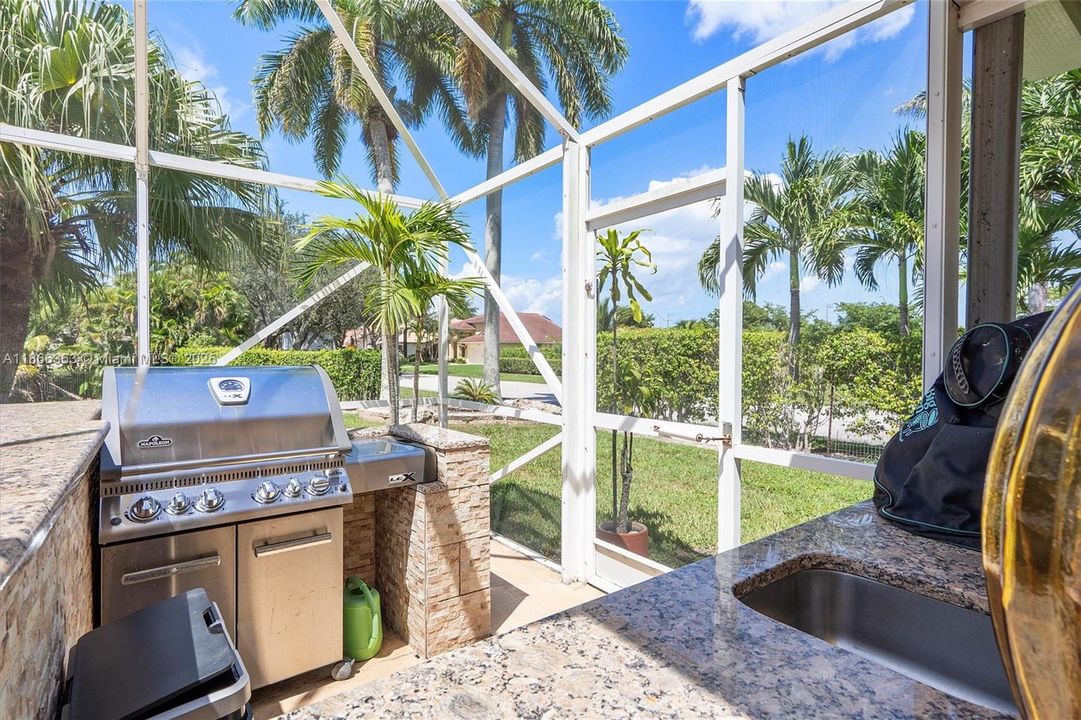 For Sale: $860,000 (4 beds, 2 baths, 2611 Square Feet)