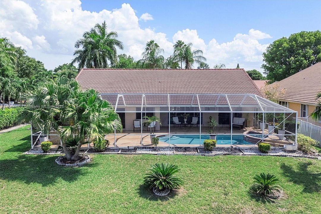 For Sale: $860,000 (4 beds, 2 baths, 2611 Square Feet)