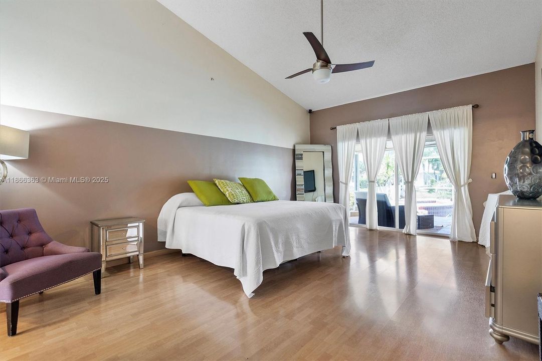 For Sale: $860,000 (4 beds, 2 baths, 2611 Square Feet)