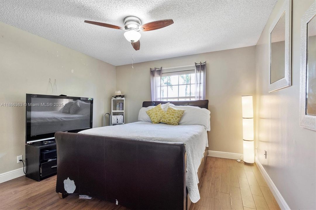 For Sale: $860,000 (4 beds, 2 baths, 2611 Square Feet)