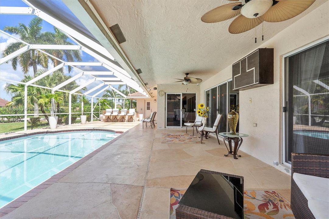 For Sale: $860,000 (4 beds, 2 baths, 2611 Square Feet)