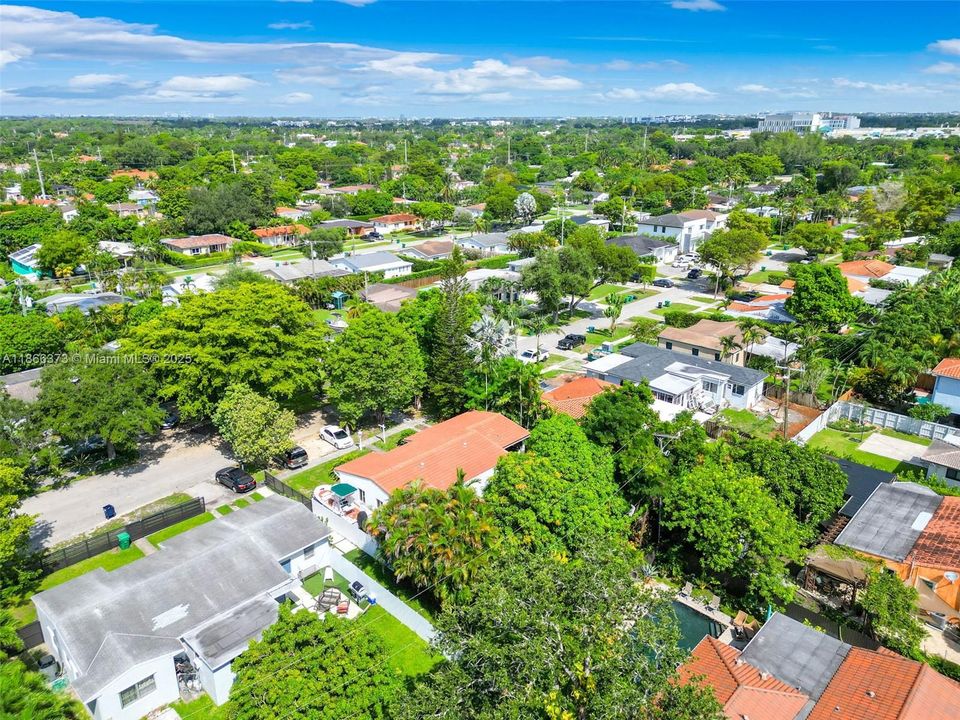 Active With Contract: $890,000 (3 beds, 2 baths, 1994 Square Feet)