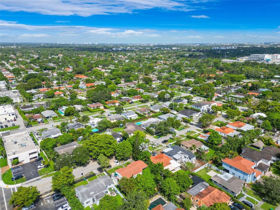 Active With Contract: $890,000 (3 beds, 2 baths, 1994 Square Feet)
