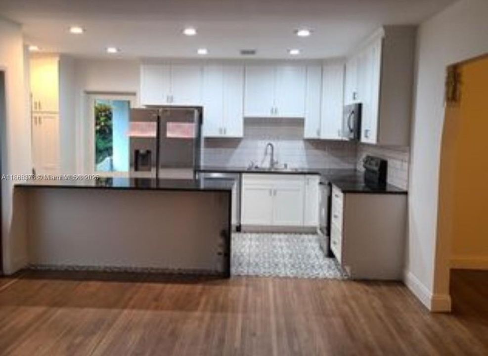 Active With Contract: $890,000 (3 beds, 2 baths, 1994 Square Feet)