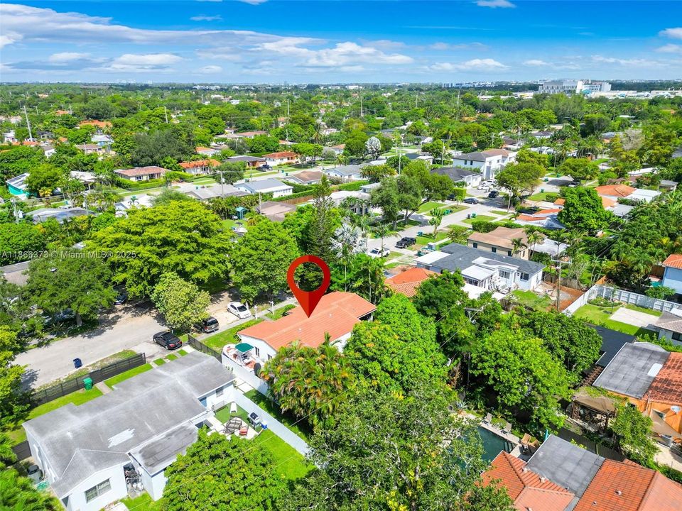 Active With Contract: $890,000 (3 beds, 2 baths, 1994 Square Feet)