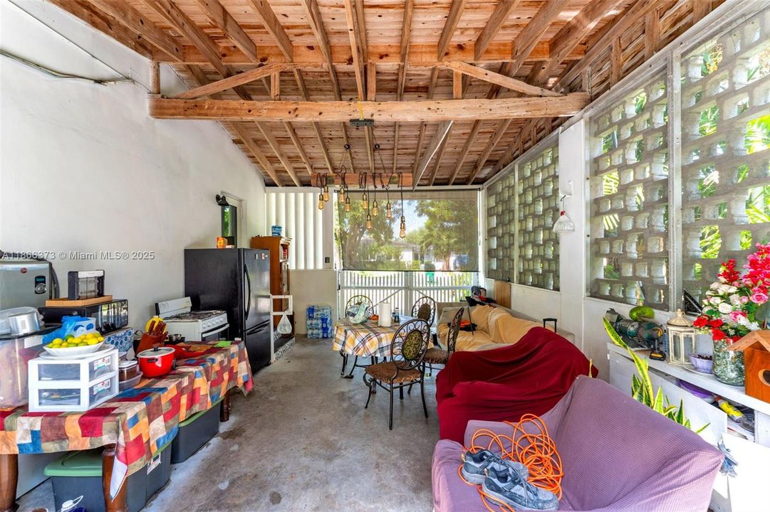 Active With Contract: $890,000 (3 beds, 2 baths, 1994 Square Feet)