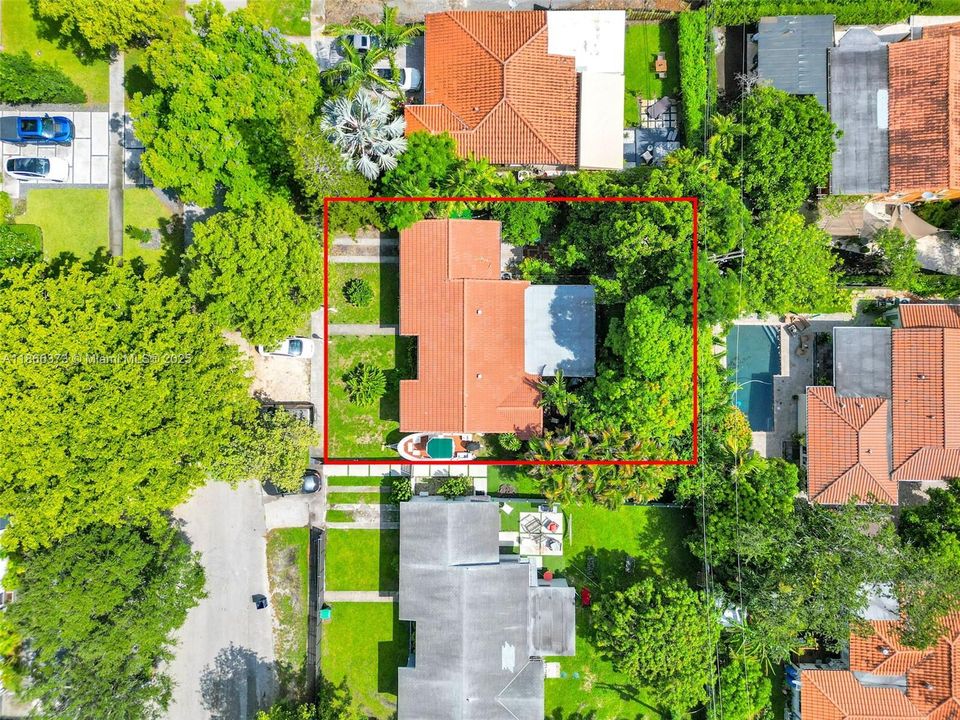 Active With Contract: $890,000 (3 beds, 2 baths, 1994 Square Feet)