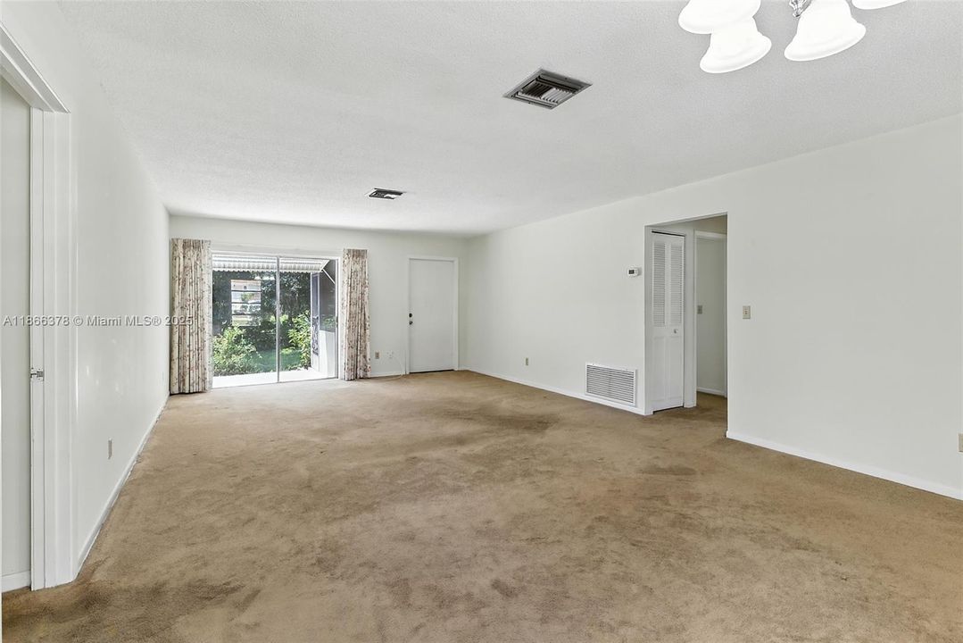 Dining / Living room