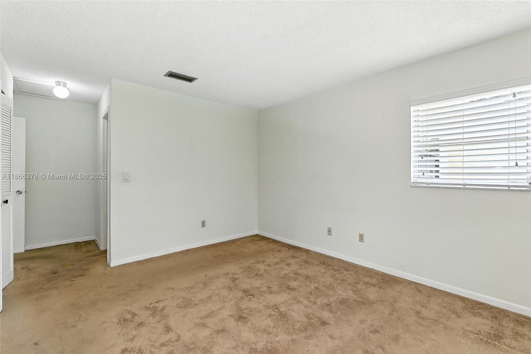 For Sale: $329,000 (3 beds, 2 baths, 1232 Square Feet)