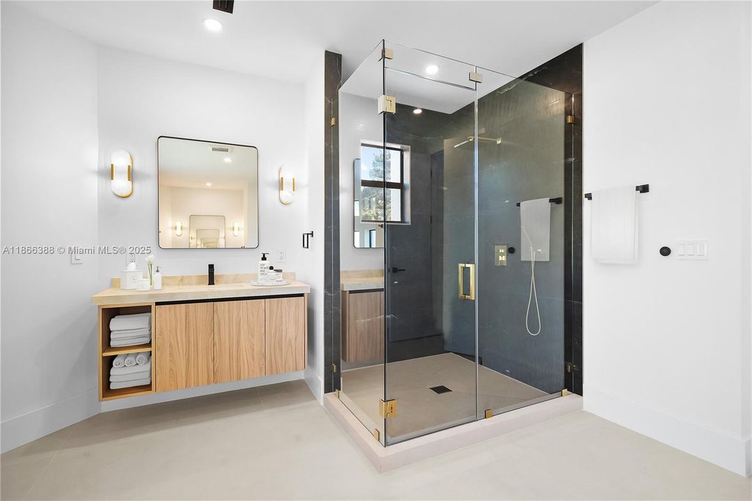 Recently Sold: $1,379,000 (4 beds, 3 baths, 3419 Square Feet)