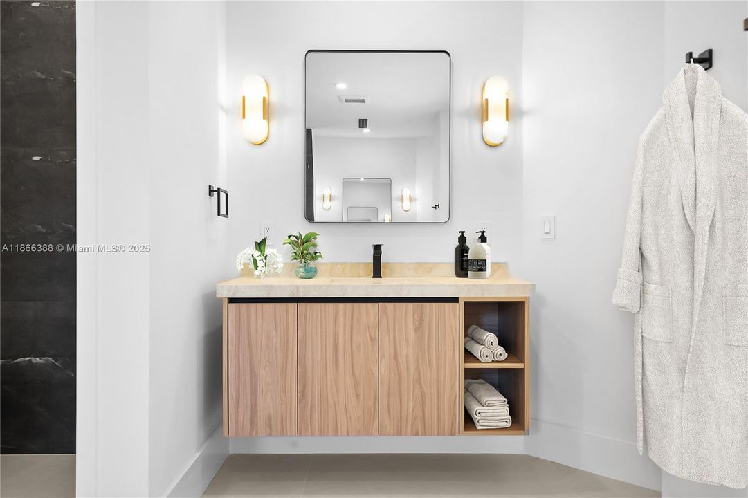 Recently Sold: $1,379,000 (4 beds, 3 baths, 3419 Square Feet)