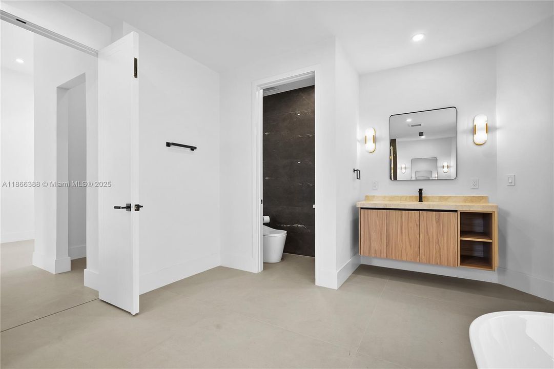 Recently Sold: $1,379,000 (4 beds, 3 baths, 3419 Square Feet)