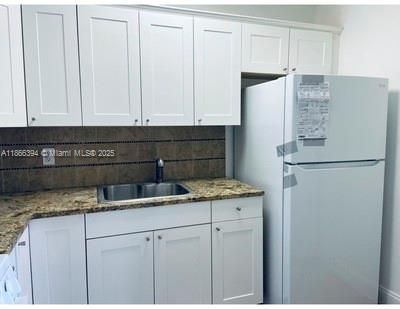 For Sale: $275,000 (1 beds, 1 baths, 571 Square Feet)