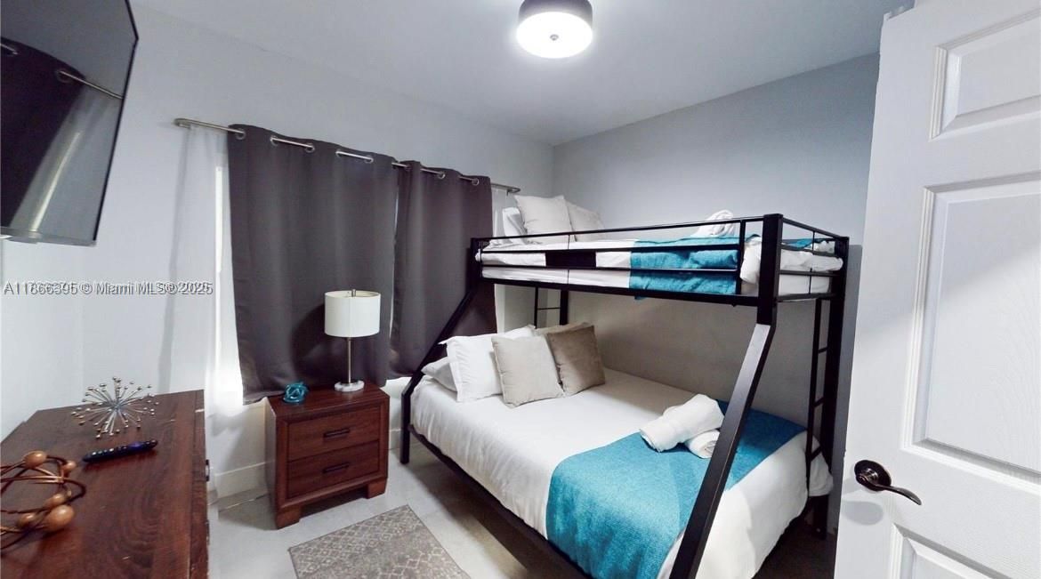 For Sale: $850,000 (4 beds, 3 baths, 1179 Square Feet)