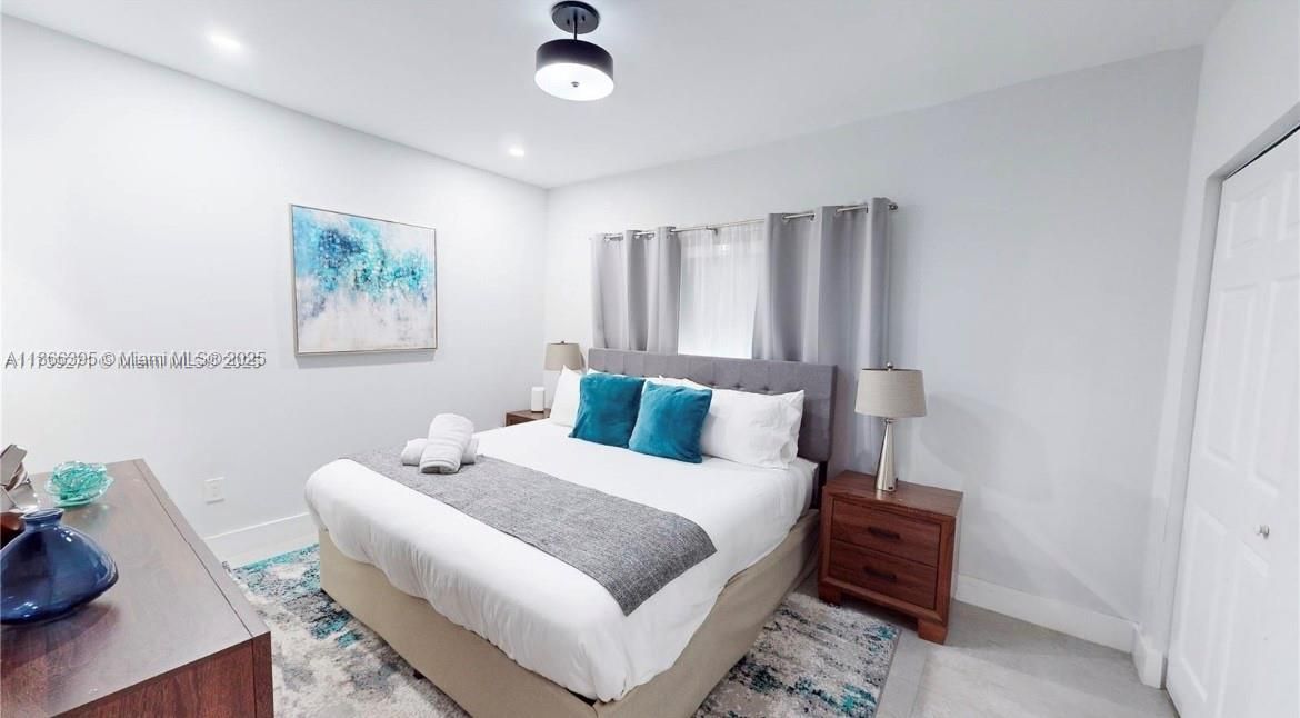 For Sale: $850,000 (4 beds, 3 baths, 1179 Square Feet)