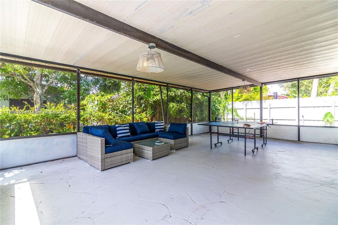 待售: $1,095,000 (5 贝兹, 3 浴室, 2008 平方英尺)