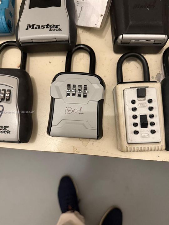 На продажу: $390,000 (2 спален, 2 ванн, 1271 Квадратных фут)