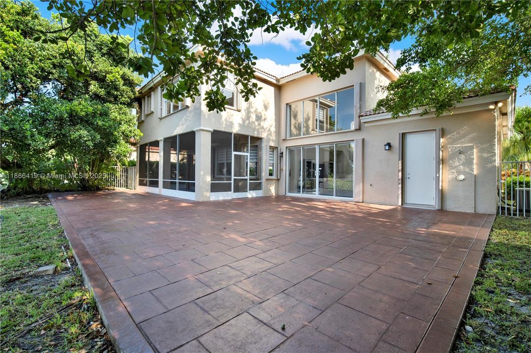 Active With Contract: $975,000 (5 beds, 3 baths, 3478 Square Feet)