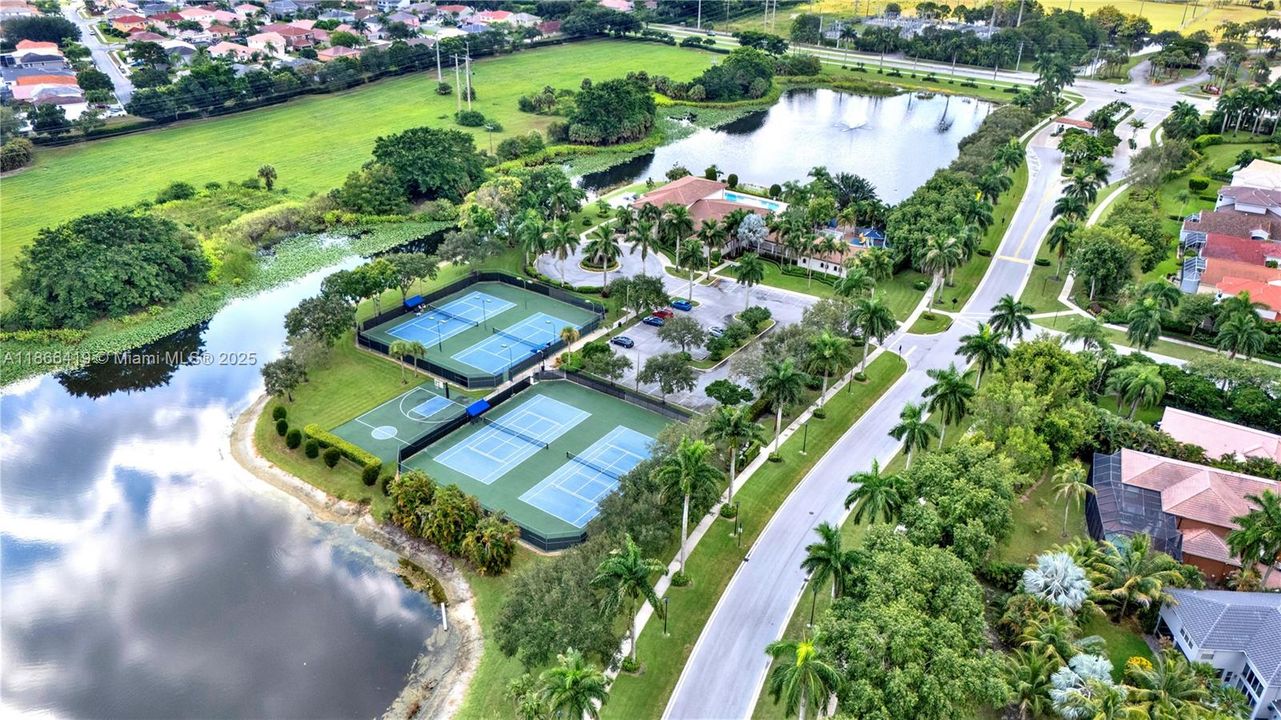 Active With Contract: $975,000 (5 beds, 3 baths, 3478 Square Feet)