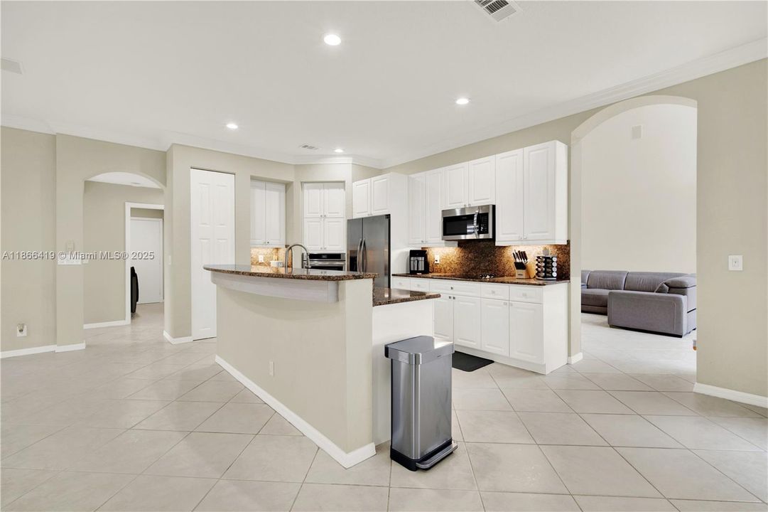 Active With Contract: $975,000 (5 beds, 3 baths, 3478 Square Feet)