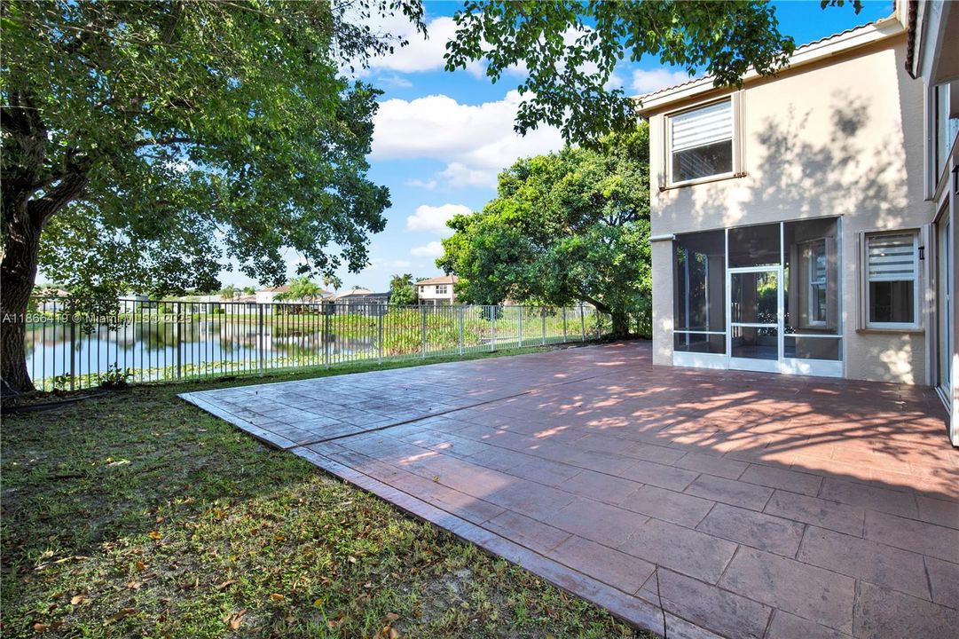 Active With Contract: $975,000 (5 beds, 3 baths, 3478 Square Feet)