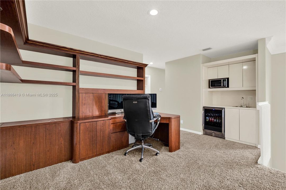 Active With Contract: $975,000 (5 beds, 3 baths, 3478 Square Feet)