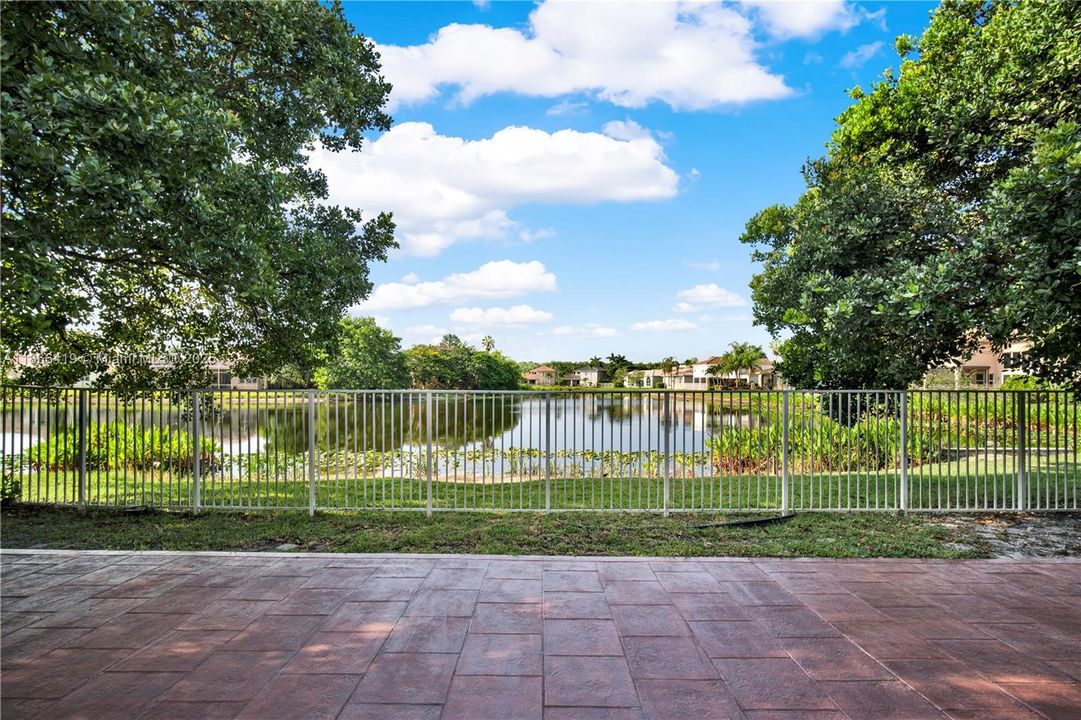 Active With Contract: $975,000 (5 beds, 3 baths, 3478 Square Feet)