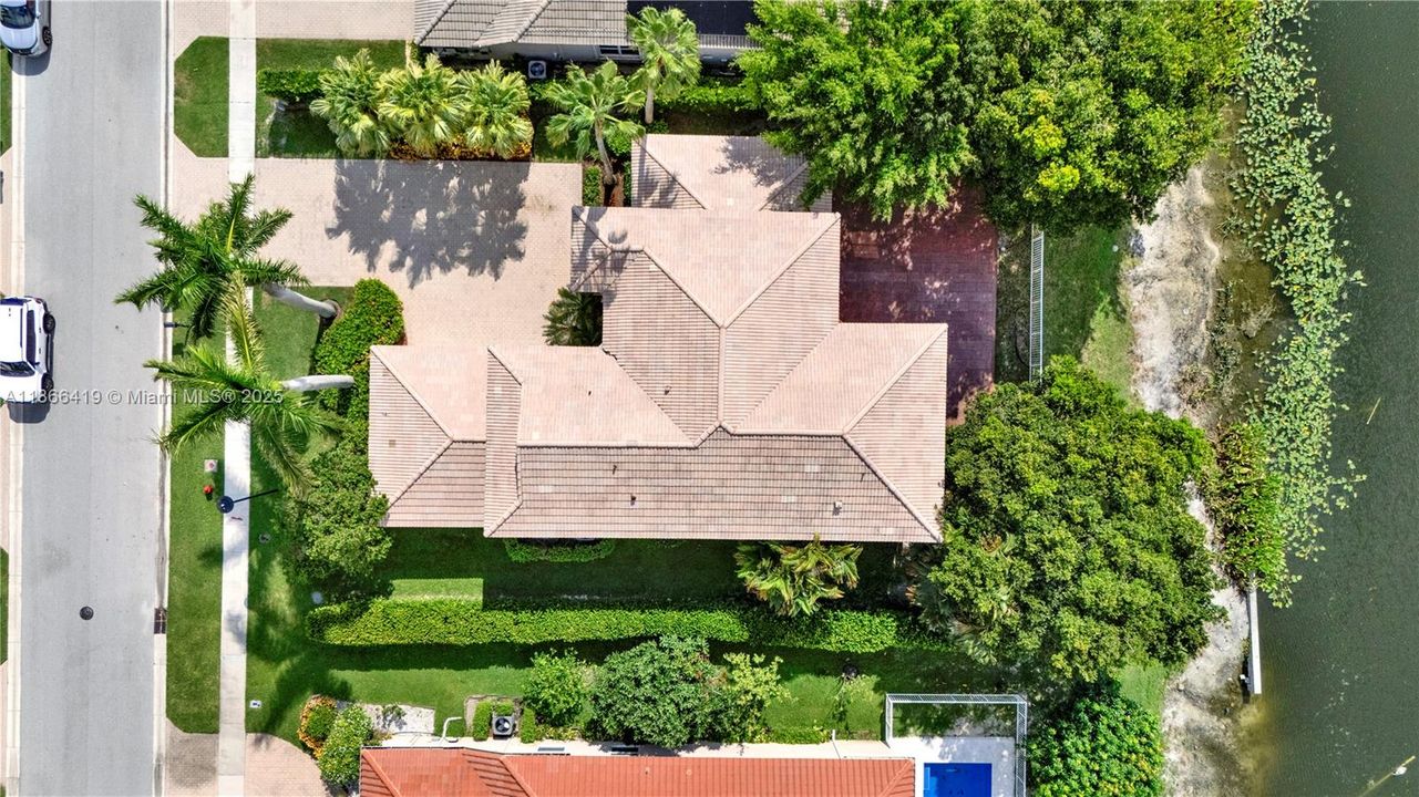 Active With Contract: $975,000 (5 beds, 3 baths, 3478 Square Feet)