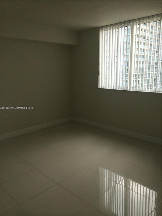 For Sale: $399,000 (2 beds, 2 baths, 1022 Square Feet)