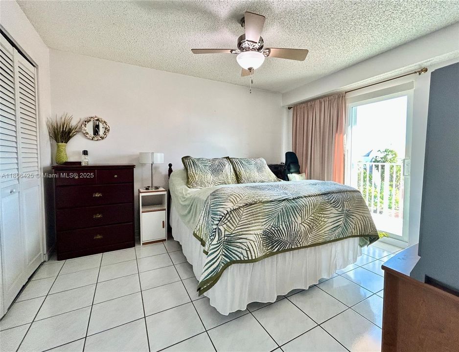 For Sale: $179,500 (1 beds, 1 baths, 632 Square Feet)