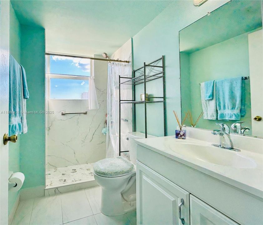 For Sale: $179,500 (1 beds, 1 baths, 632 Square Feet)