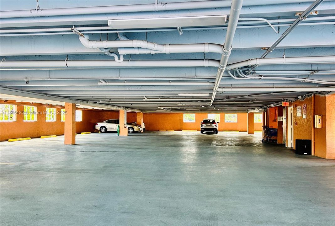 For Sale: $179,500 (1 beds, 1 baths, 632 Square Feet)