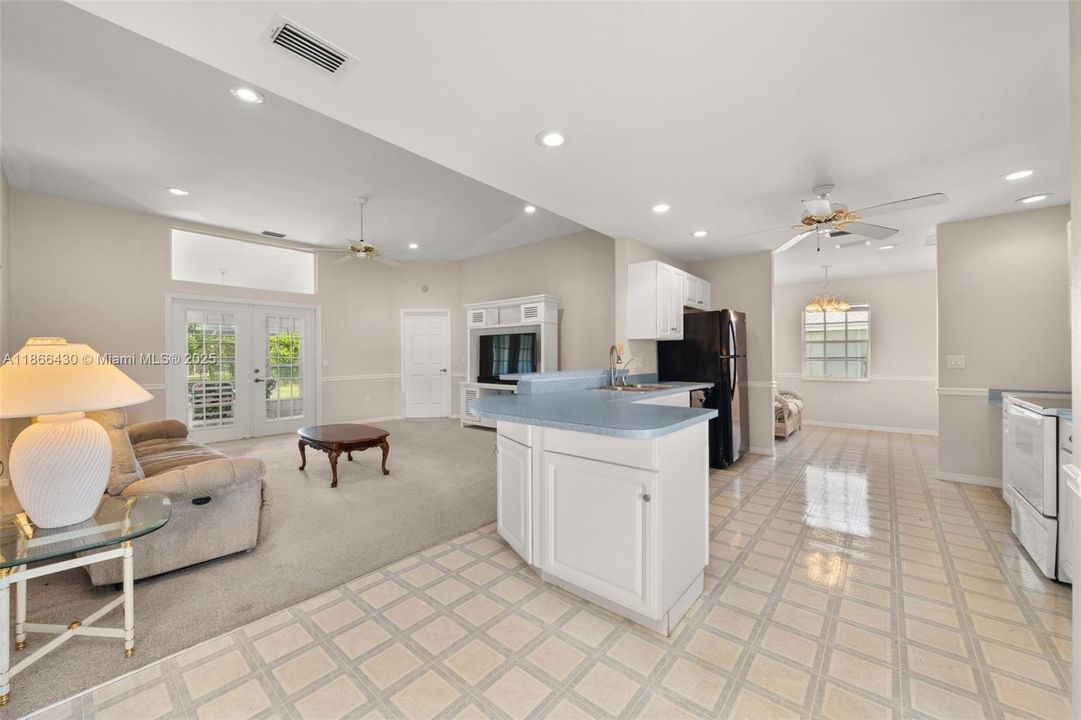 For Sale: $299,000 (3 beds, 2 baths, 1536 Square Feet)